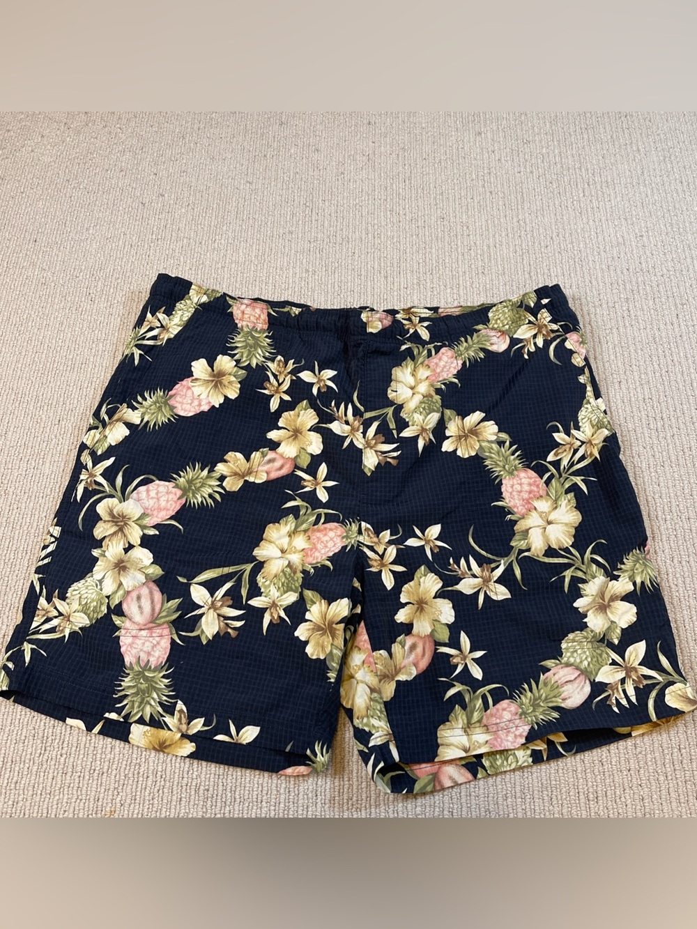 Tommy Bahama Tropical Hawaiian Swim Trunks Men's Large Floral Beach Resort